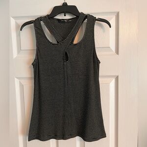 Doe & Roe Black & White Top, Size Medium